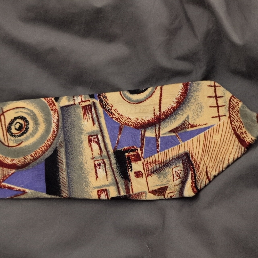 Abstract Patterned Tie - Picture 2 of 7